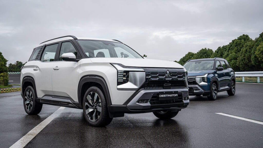 ra-mat-mitsubishi-destinator-2025